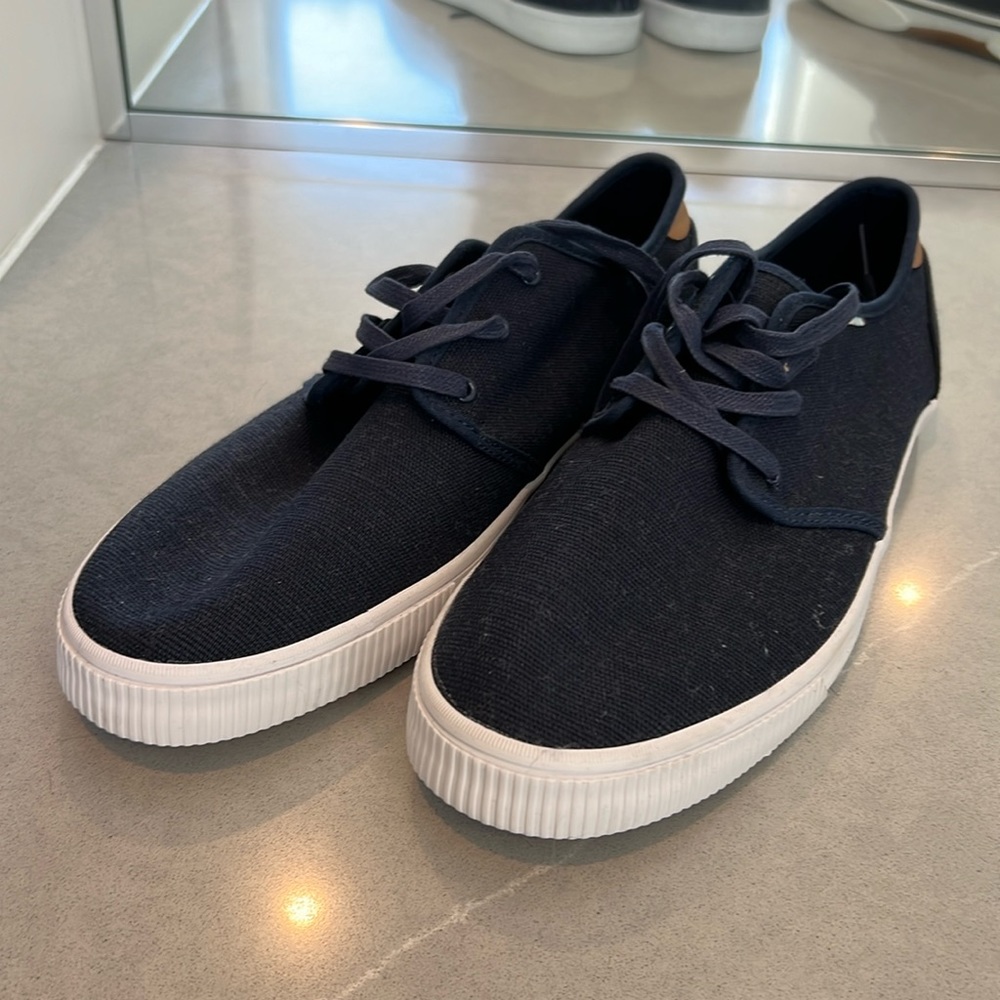 Toms Carlo Sneaker, size 11.5, never worn.